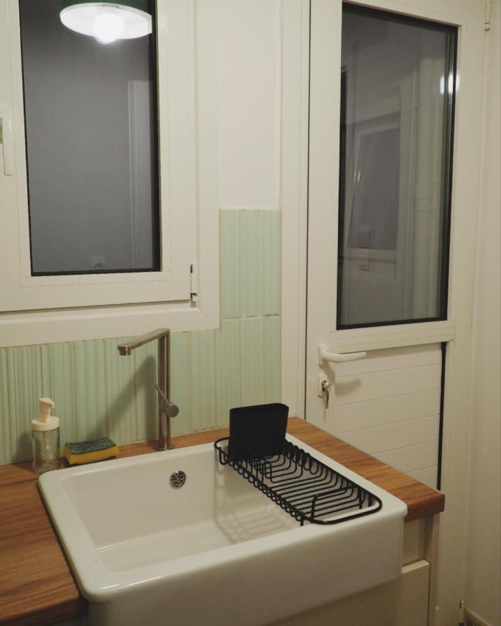 Mimadart Pop-Up Gallery Apartment بيرايوس المظهر الخارجي الصورة